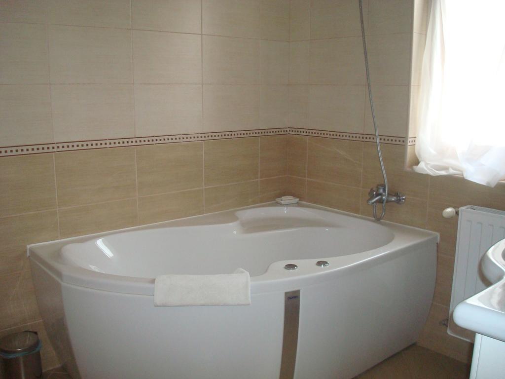 Guesthouse Kohari Egerszalók Rom bilde